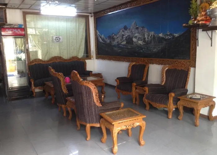 Everest Hotel