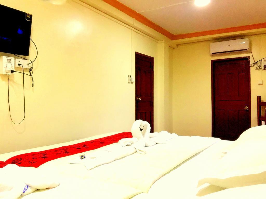 Everest Hotel