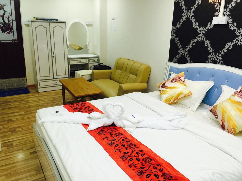 Everest Hotel
