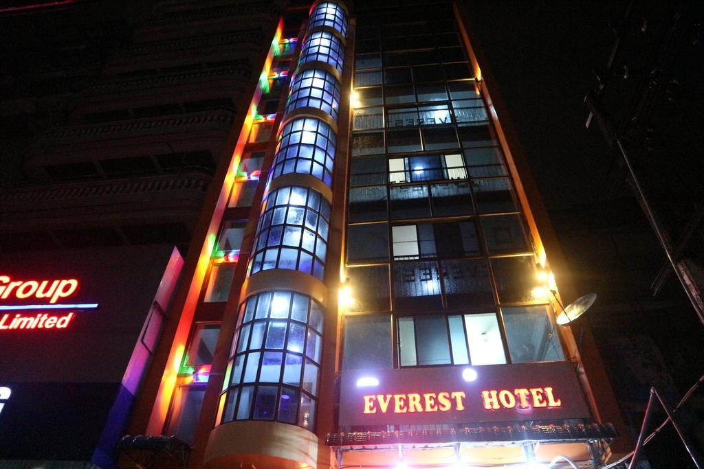 Everest Hotel