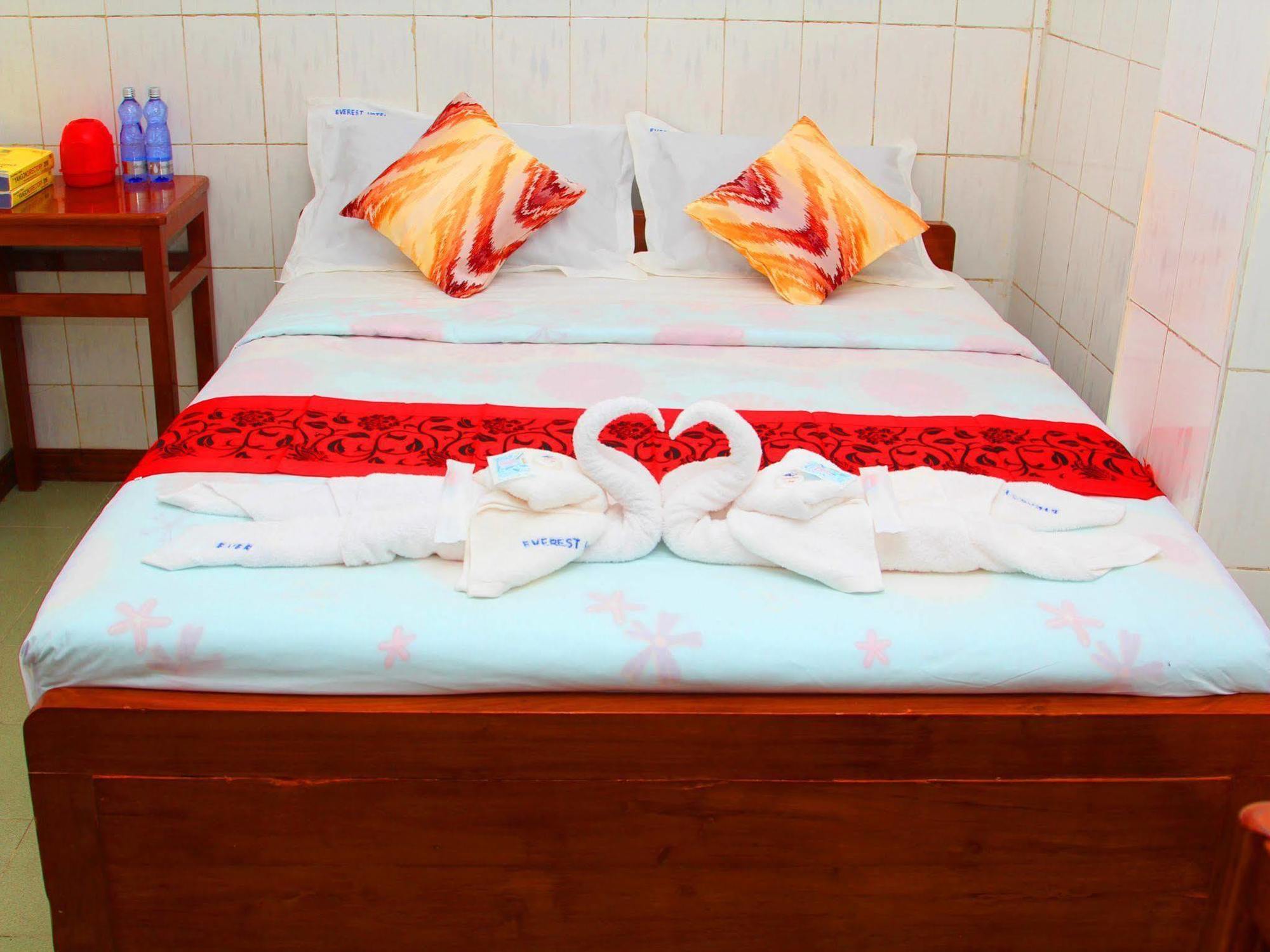 Everest Hotel Yangon